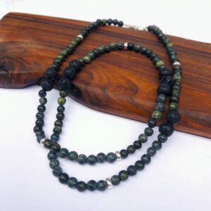 Photo bracelet collier avec pierres vert olive
