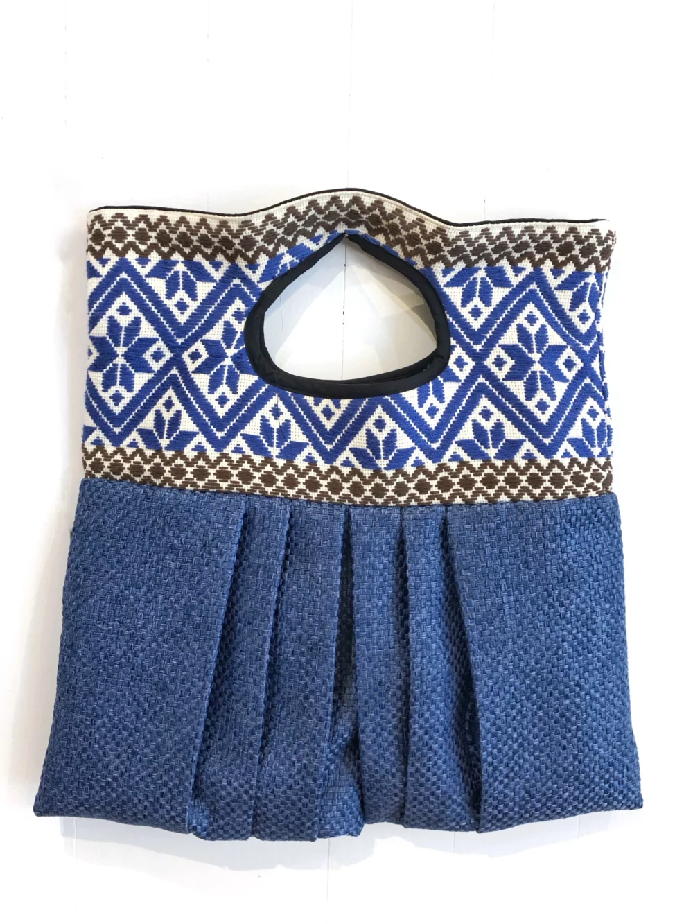 Sac brodé bleu