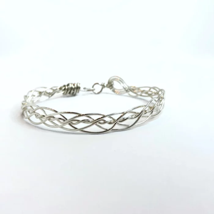 Bracelet en fil d’argent tissé