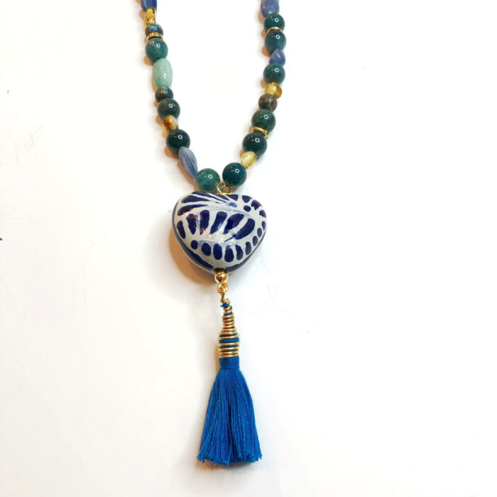 Collier avec un coeur en ceramique